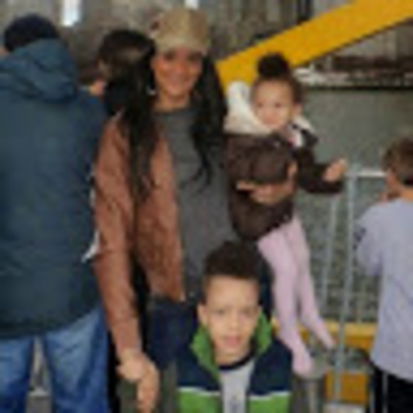 Meet your Posher, Katherine - Picture 1 of 1